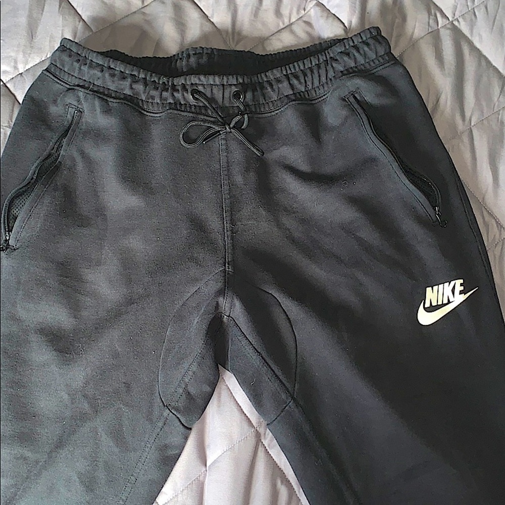 Men’s Nike Tech Joggers
